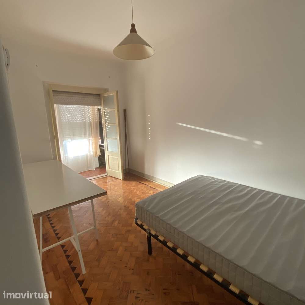 Apartamento T2+Sotão - Cacilhas - 10min do Barco e 5min do Metro - Grande imagem: 3/10
