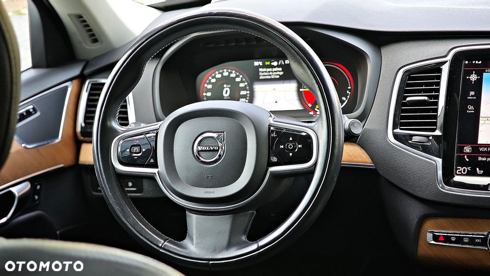 Volvo XC 90 - 25