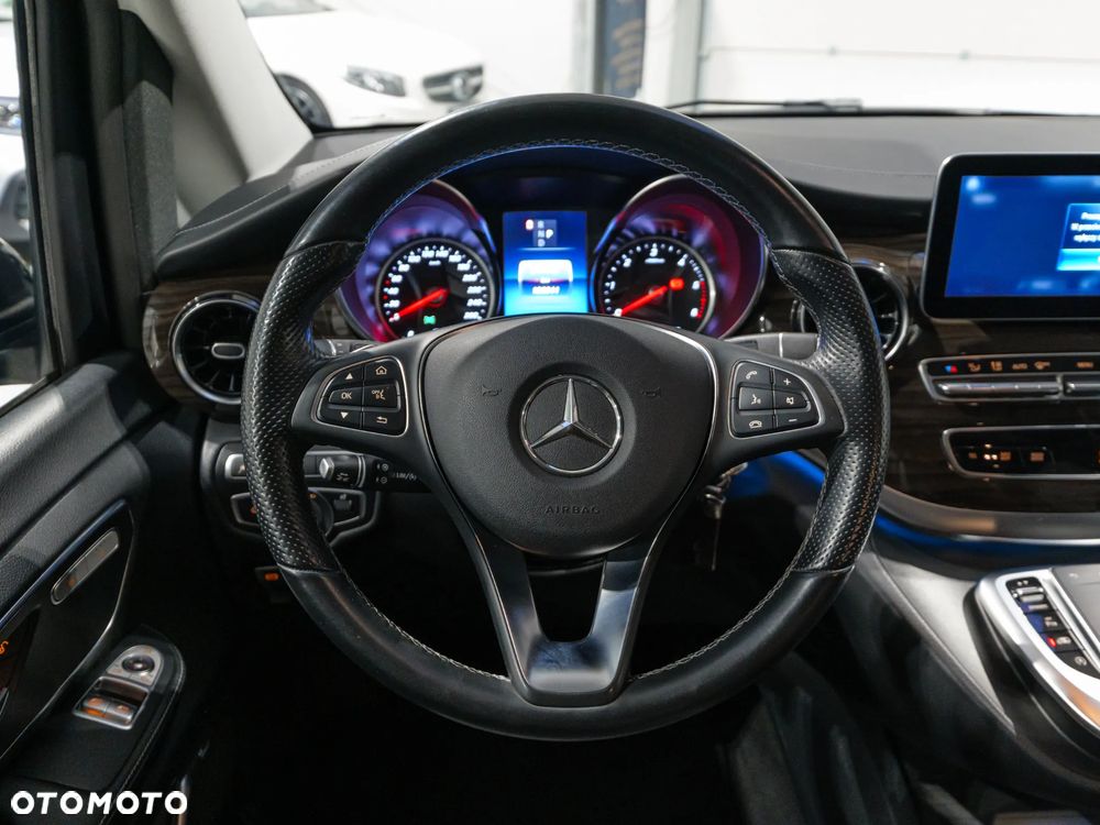 Mercedes-Benz Klasa V 300 d Avantgarde 9G-Tronic (ekstra d³) - 26