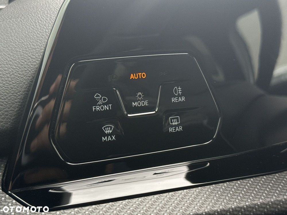 Volkswagen Golf 1.5 TSI EVO R-Line - 11