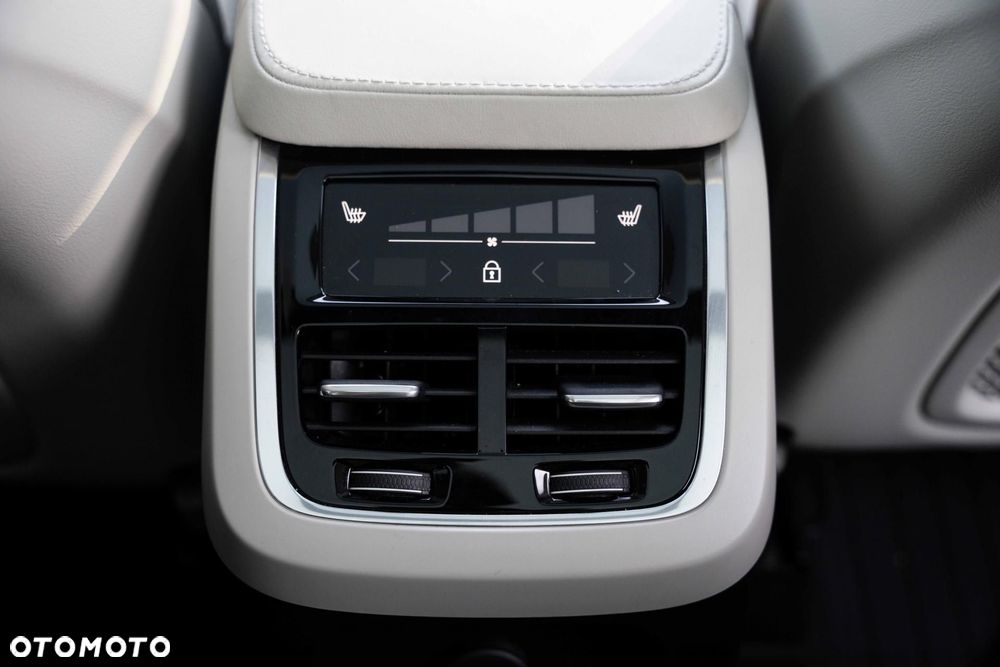 Volvo XC 90 - 32