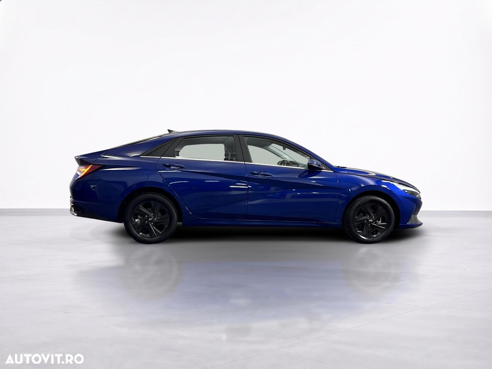 Hyundai Elantra - 7