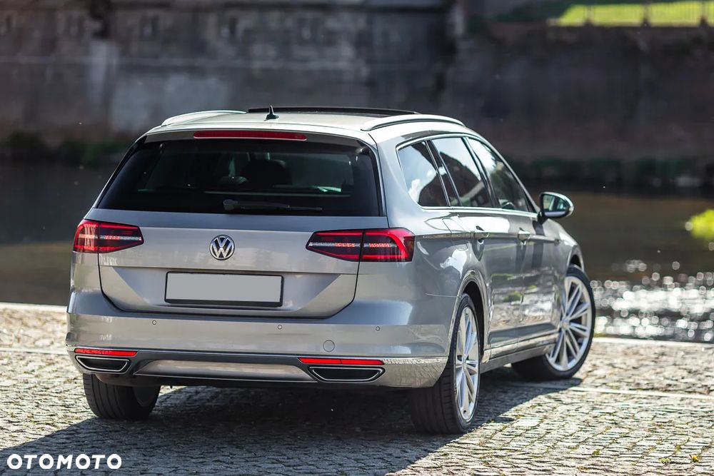 Volkswagen Passat Variant 2.0 TDI SCR 4Motion DSG Highline - 11