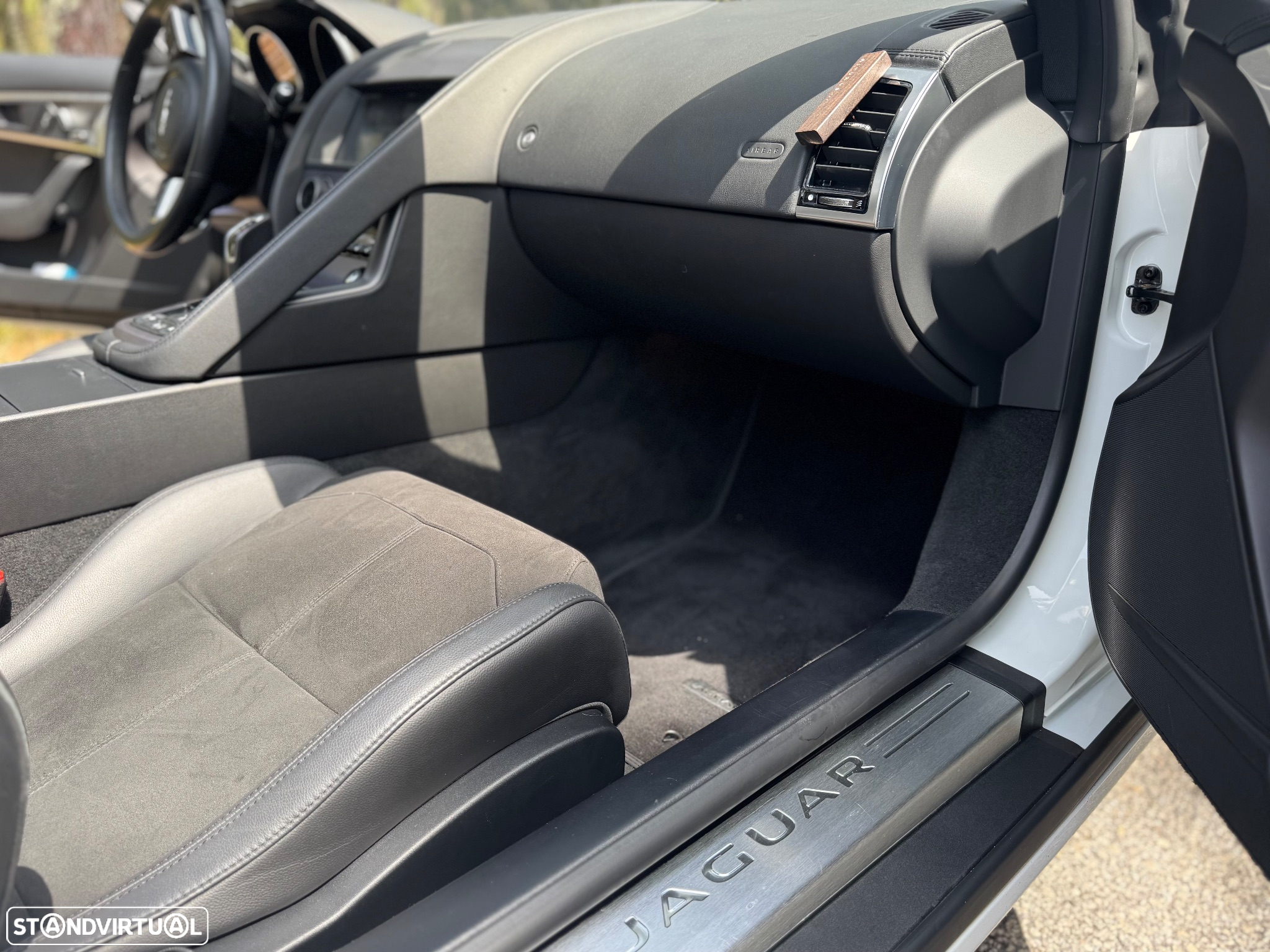 Jaguar F-Type Cabriolet P300 Aut. First Edition - 37