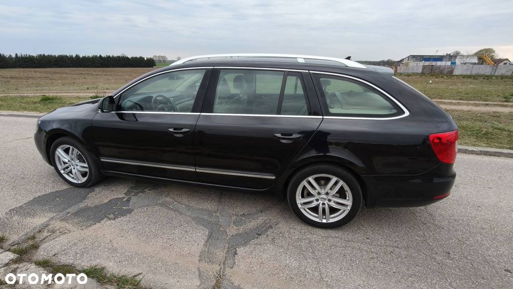 Skoda Superb 2.0 TDI Elegance DSG - 9