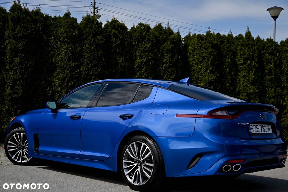 Kia Stinger - 12