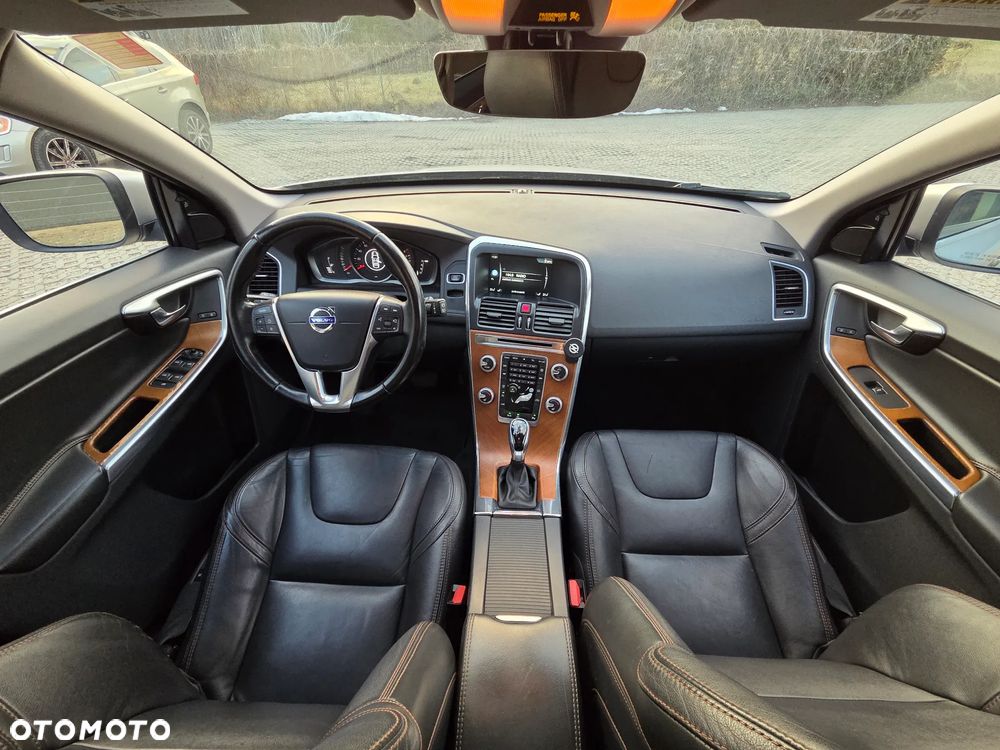 Volvo XC 60 T5 AWD Geartronic Momentum - 11