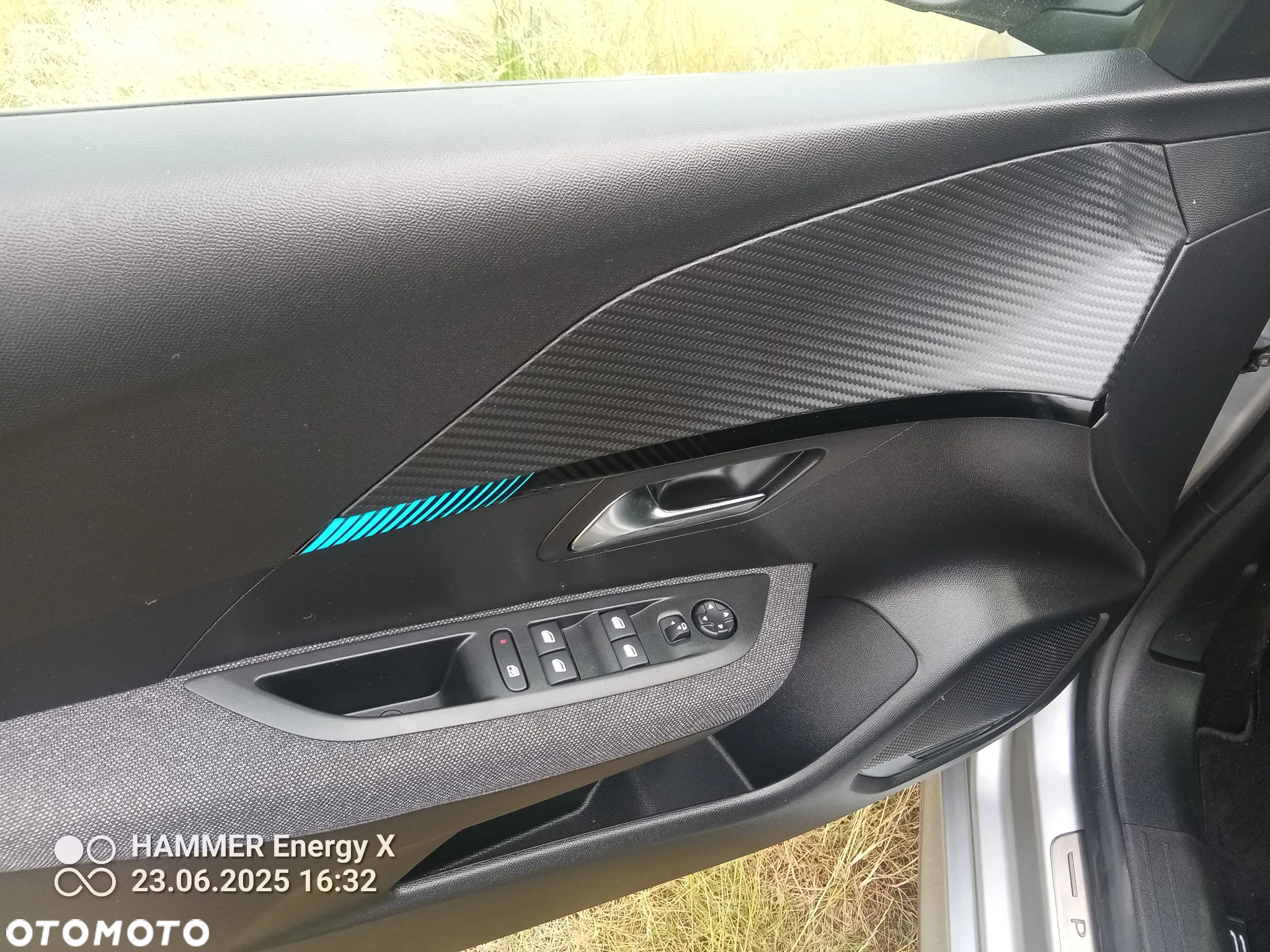 Peugeot 208 PureTech 100 EAT8 Active - 8