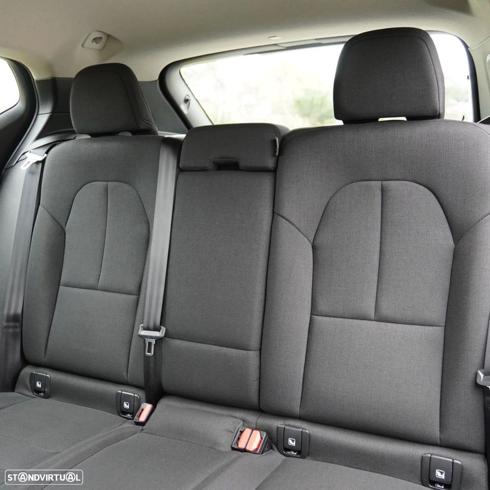 Volvo XC 40 2.0 D3 - 11