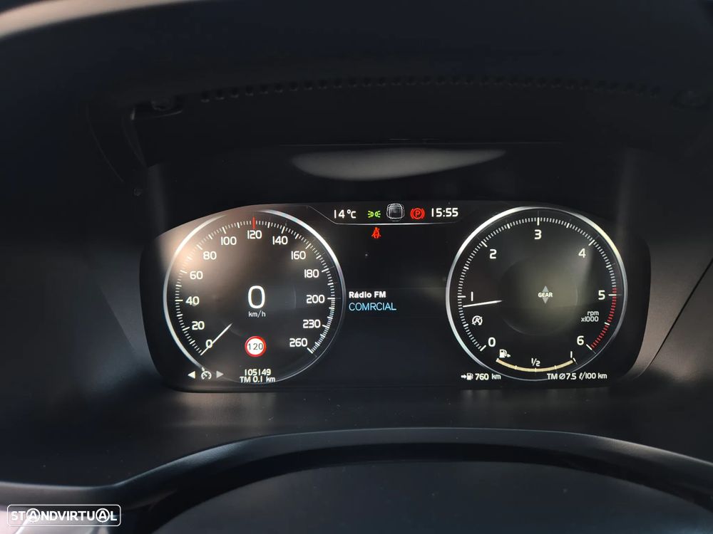 Volvo V60 2.0 D3 Momentum Plus - 22