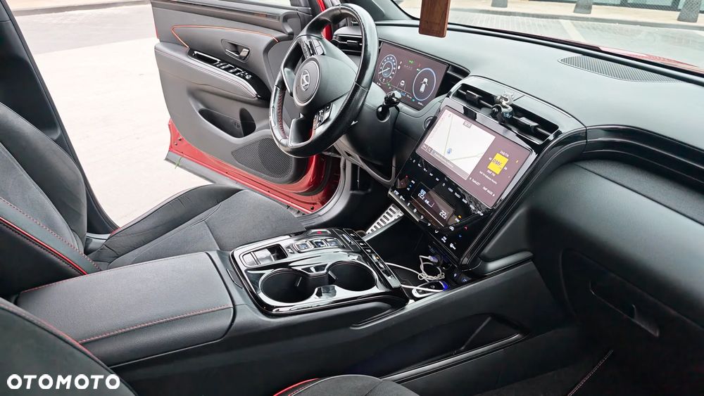Hyundai Tucson 1.6 T-GDi HEV Executive 2WD - 17