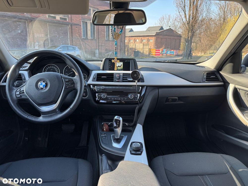 BMW Seria 3 318d - 12