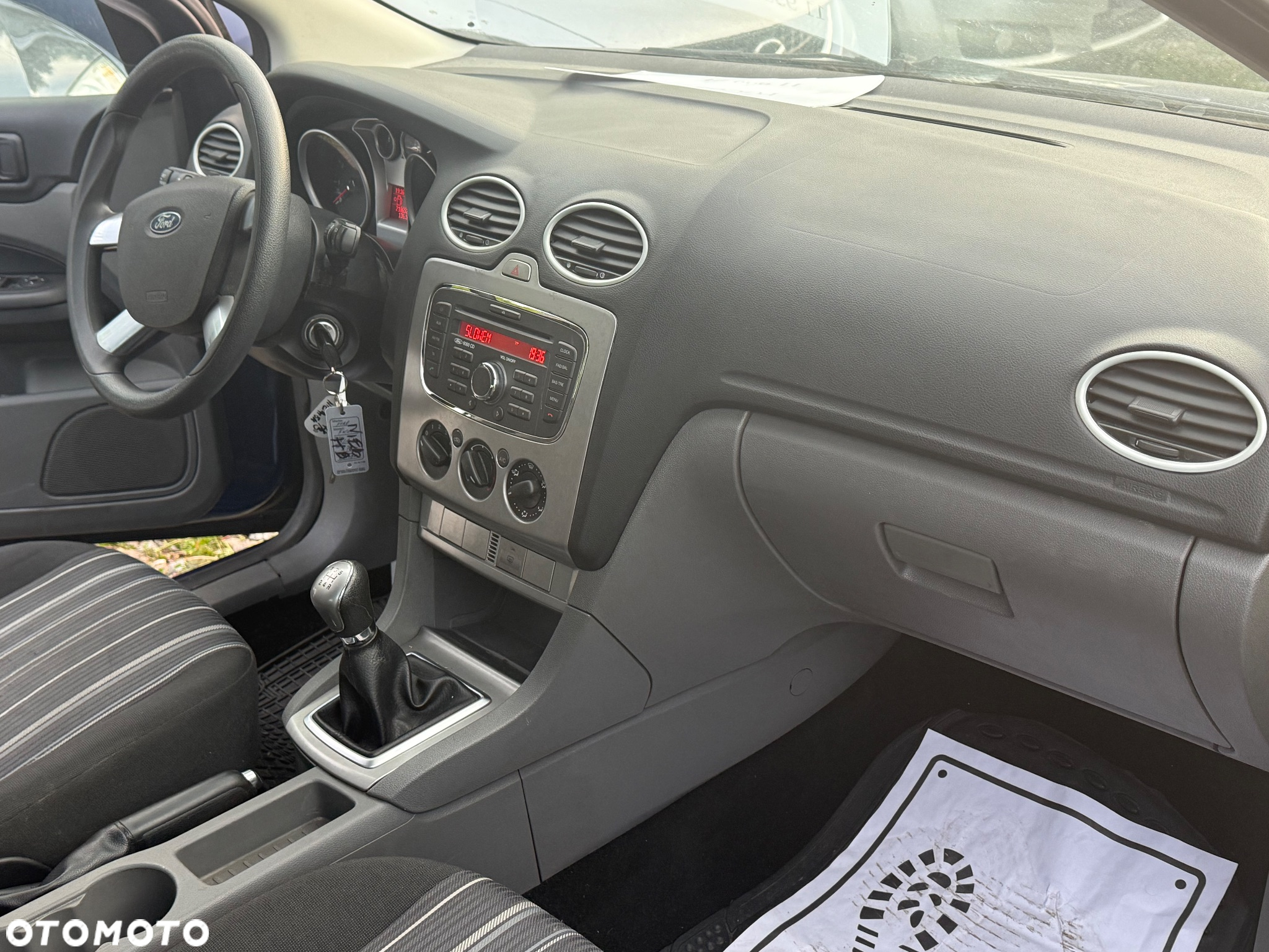 Ford Focus 1.6 16V Titanium - 8