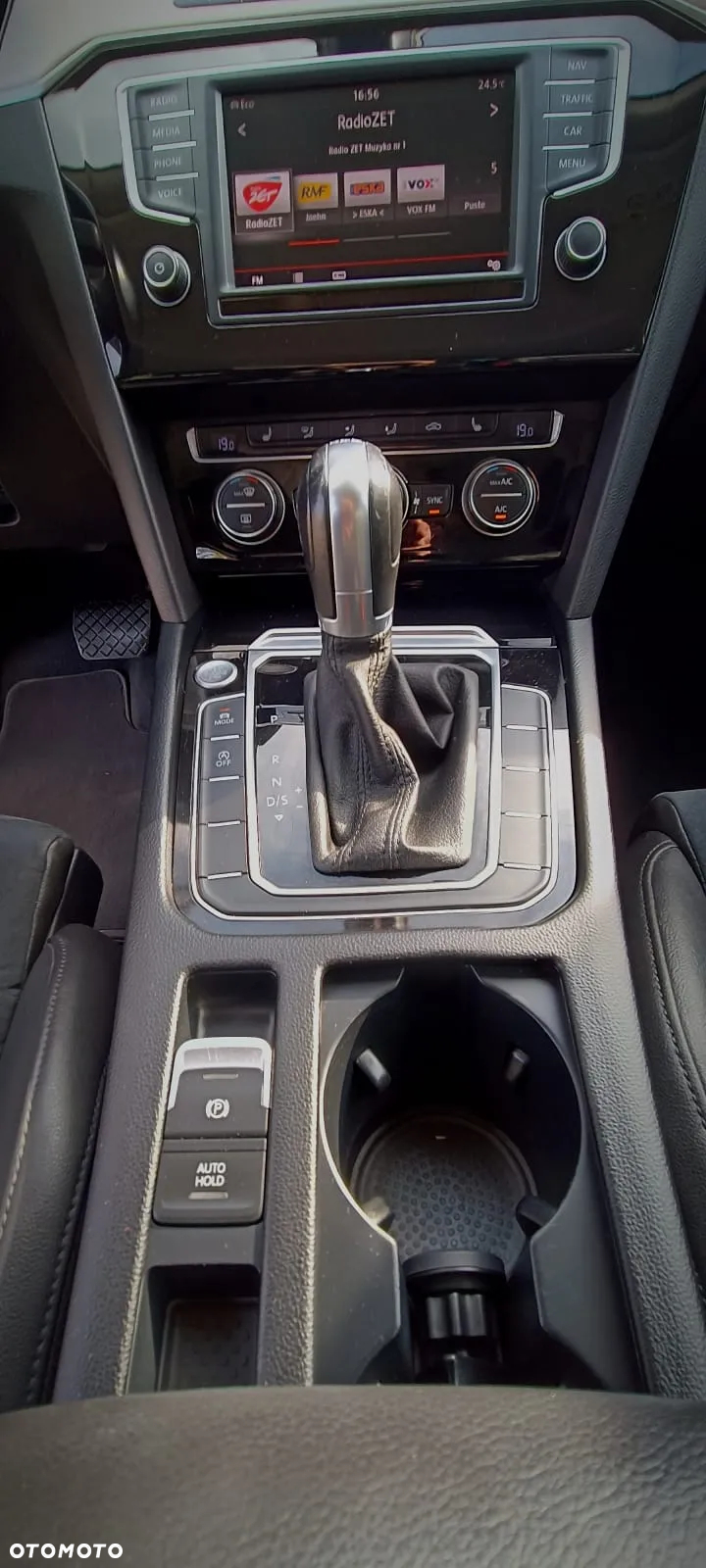 Volkswagen Passat - 12