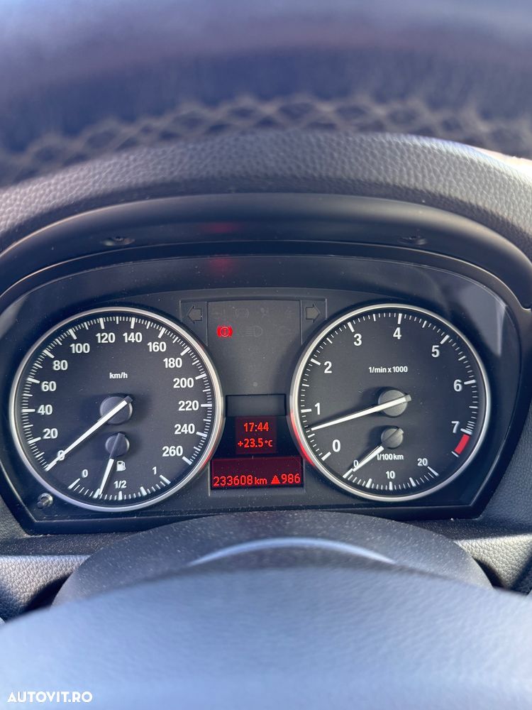 BMW Seria 3 320i - 6