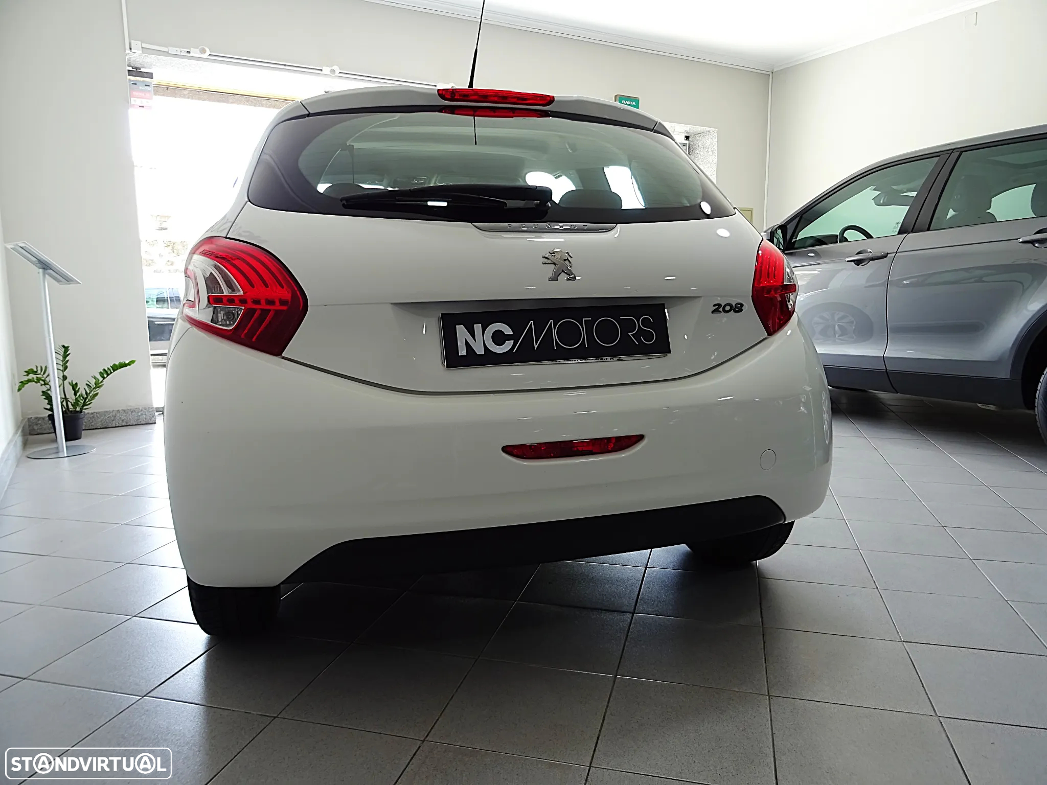 Peugeot 208 1.2 VTi Allure - 6