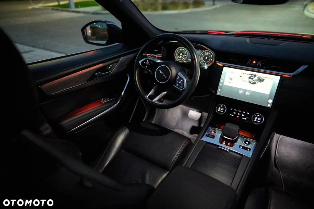 Jaguar F-Pace - 17