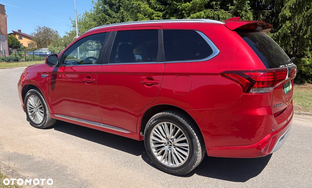 Mitsubishi Outlander - 10