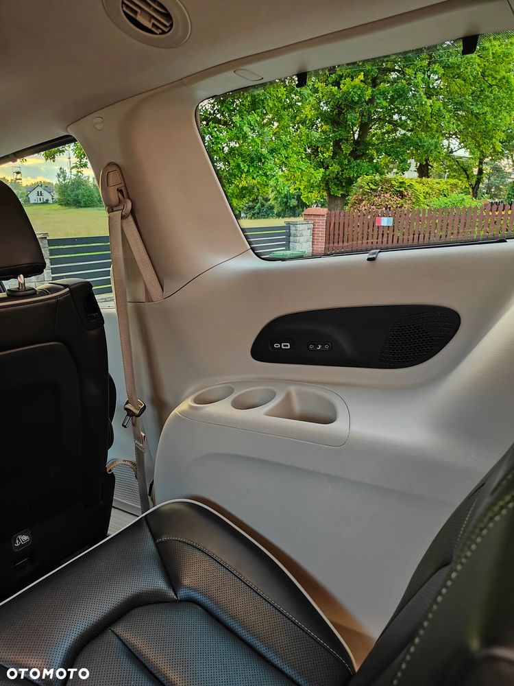 Chrysler Pacifica - 22