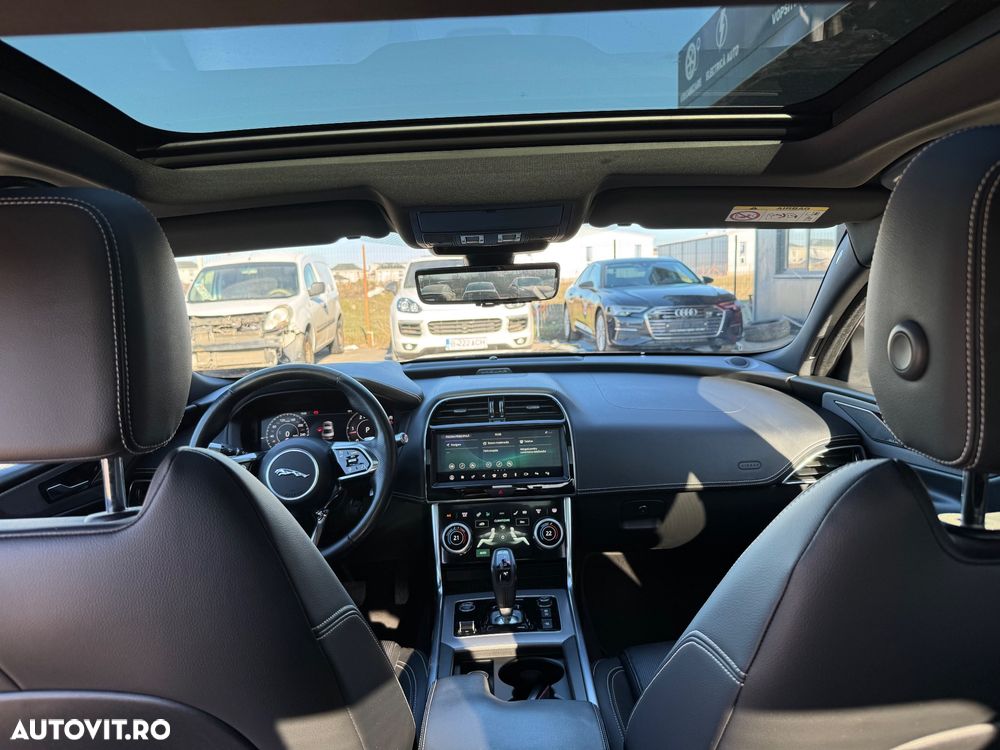 Jaguar XE D180 Aut. R-Dynamic S - 10