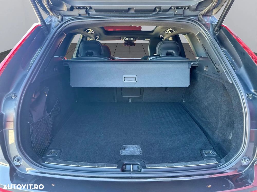 Volvo XC 60 T6 AWD Recharge Plus Dark - 16