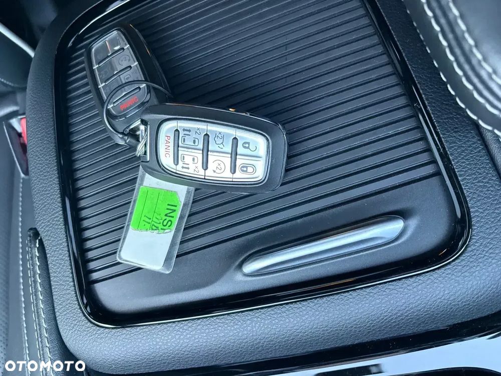 Chrysler Pacifica - 36