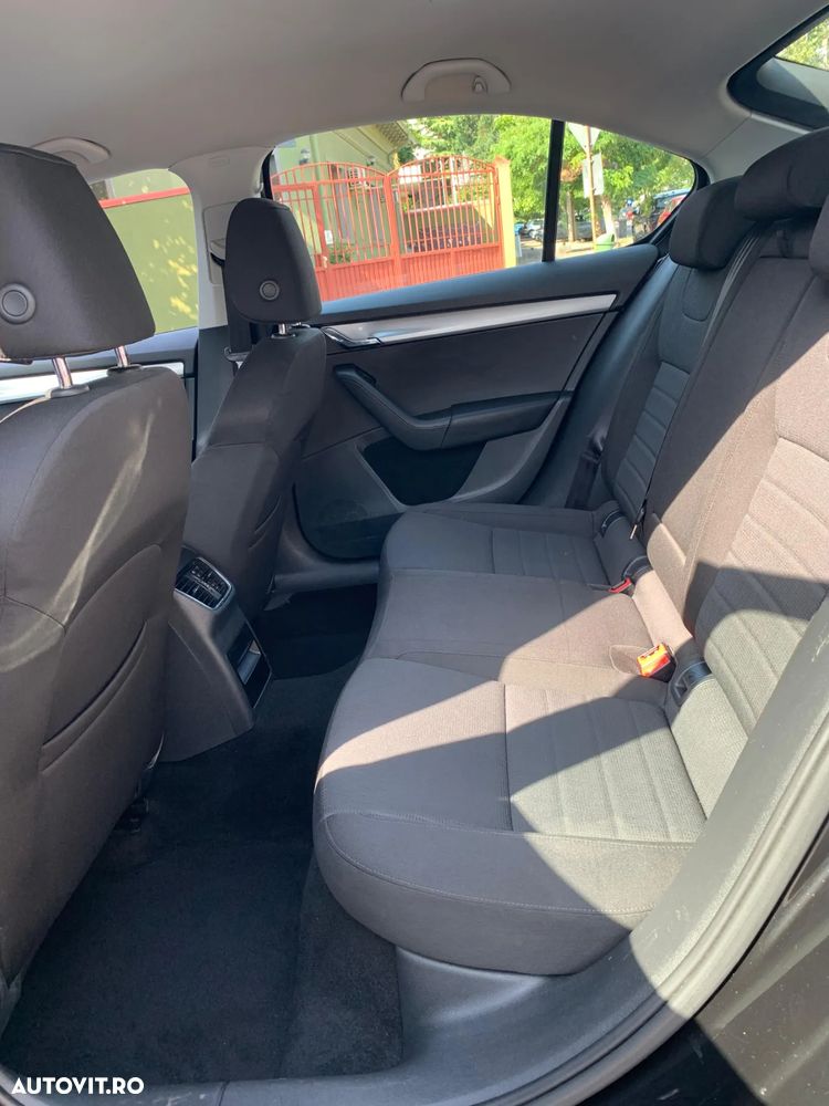 Skoda Octavia 2.0 TDI DSG Style - 15