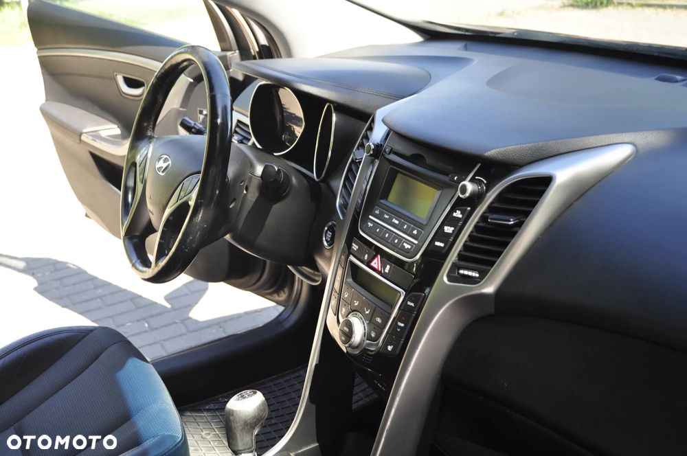 Hyundai i30 blue 1.6 CRDi YES Gold - 14