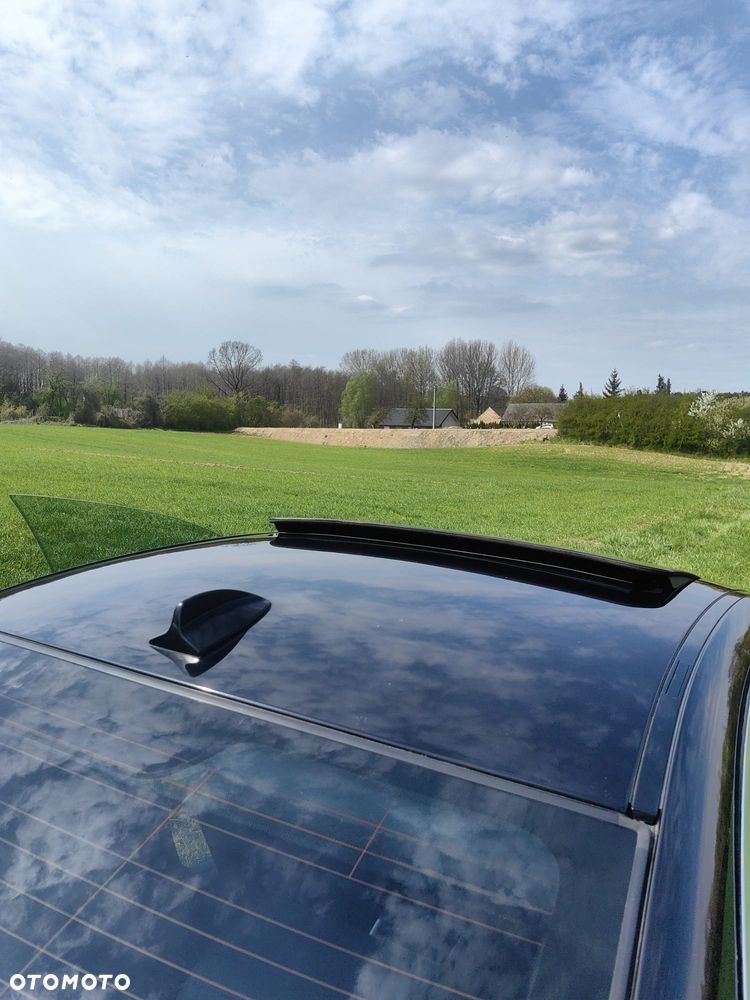 BMW Seria 3 330i - 17