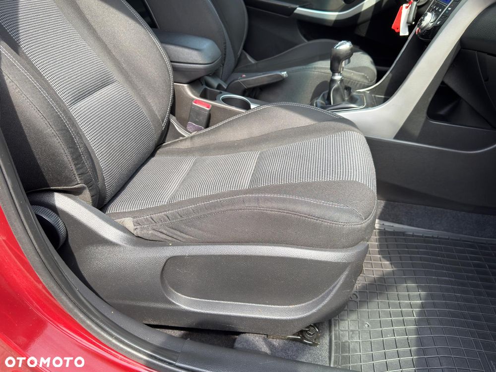 Hyundai i30 blue 1.6 CRDi Style - 26