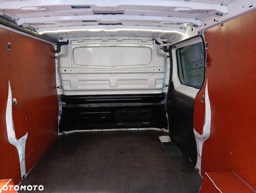 Renault TRAFIC - 12