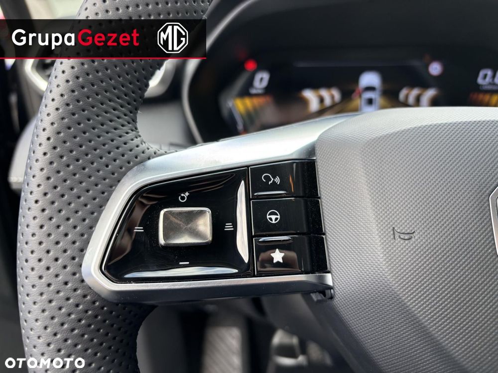 MG ZS - 11