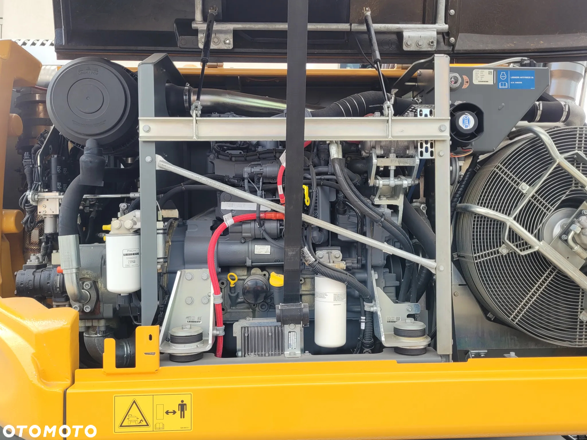 Liebherr A913 compact / 3400h / jak NOWA!!! / - 24