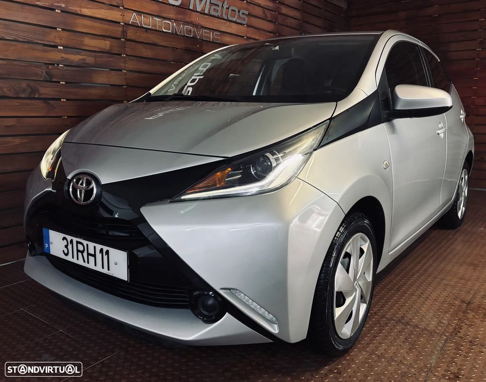 Toyota Aygo 1.0 X-Play - 1