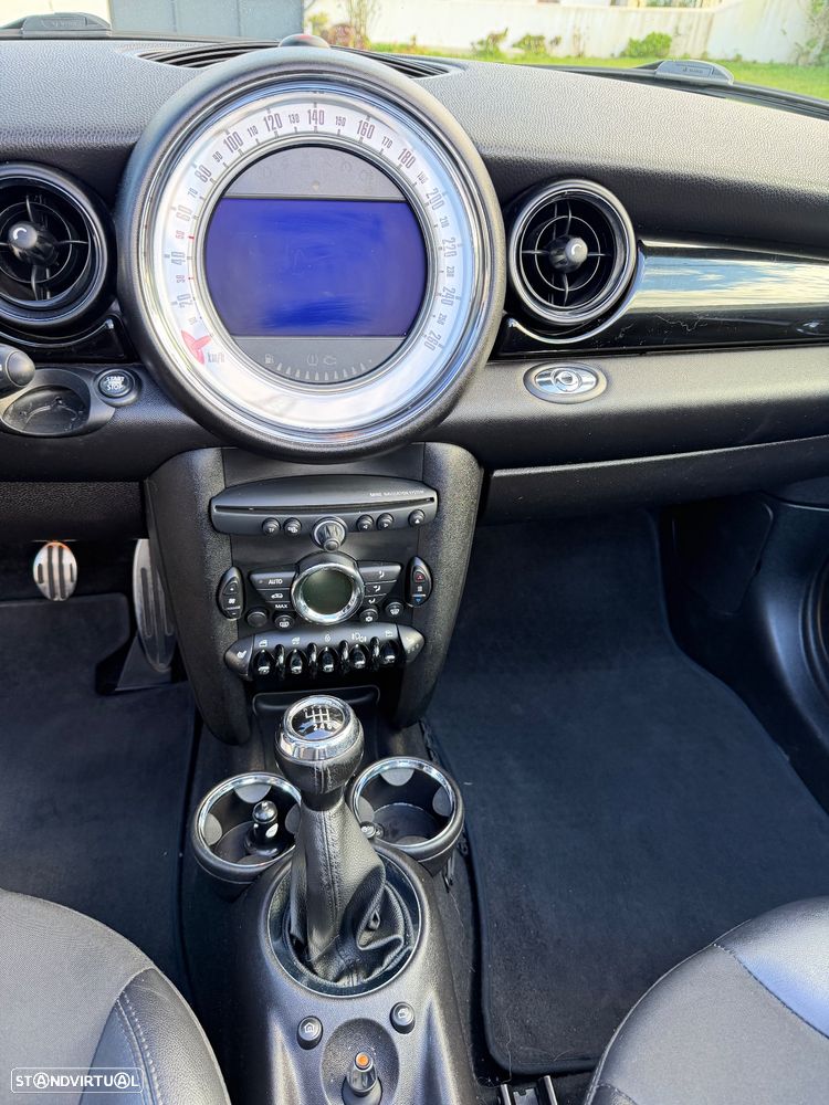 MINI 3 Portas Cooper SD - 17