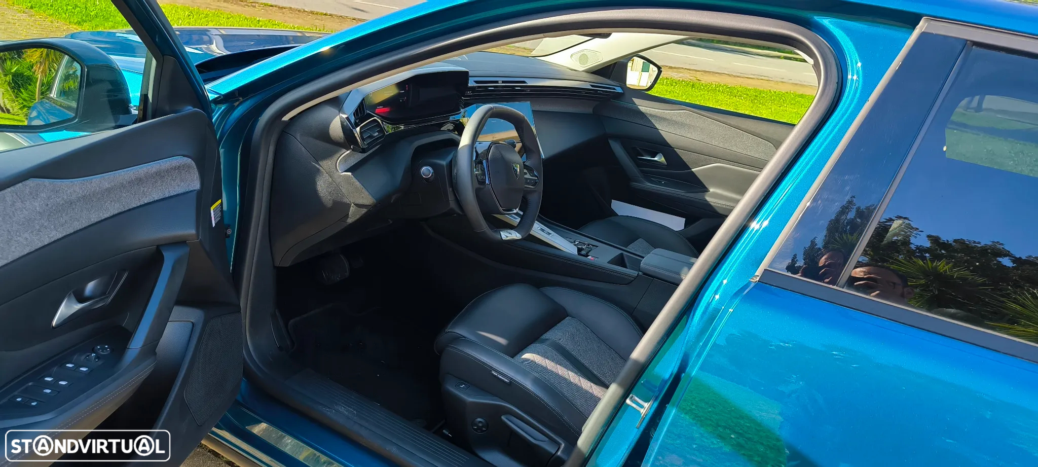 Peugeot 408 1.2 PureTech Allure Pack EAT8 - 28