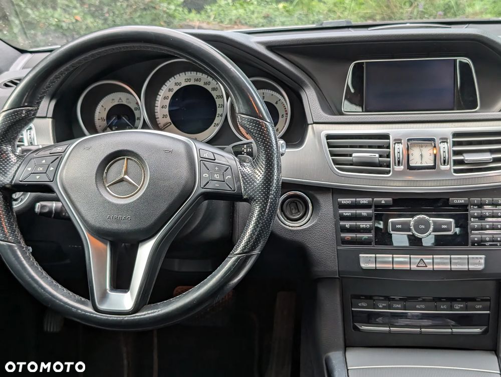 Mercedes-Benz Klasa E 220 CDI BlueEff Avantgarde - 24