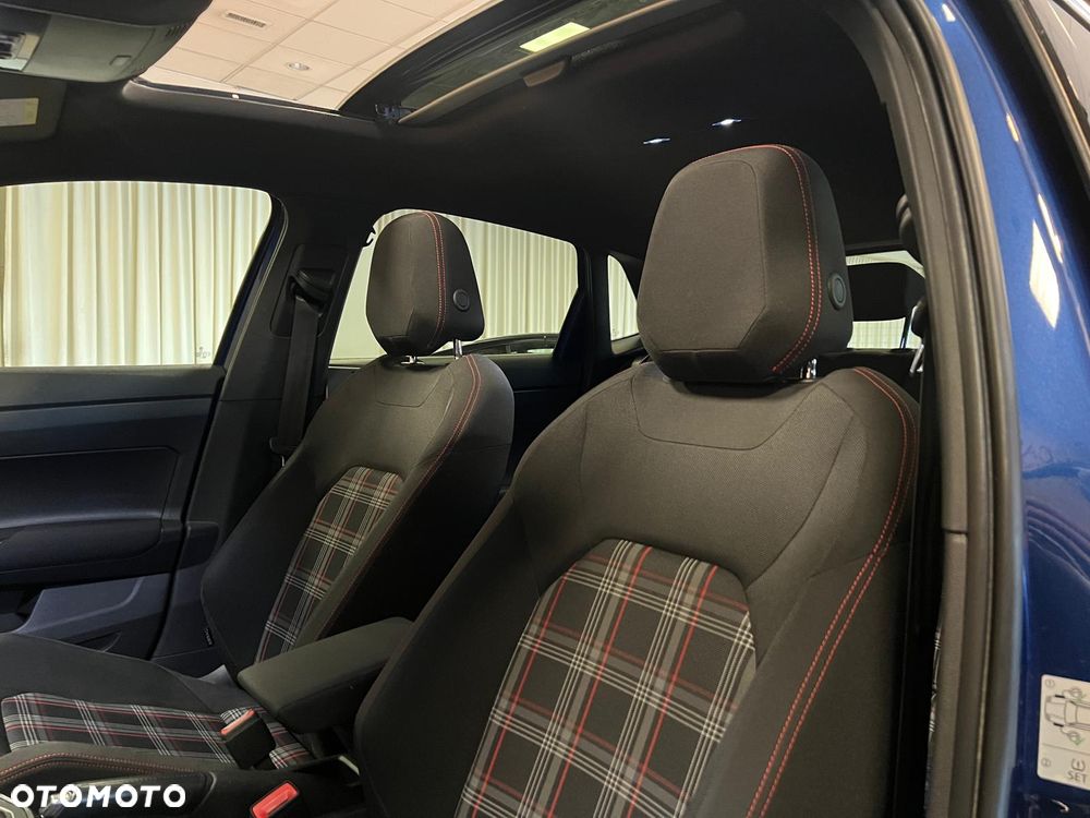 Volkswagen Polo - 8