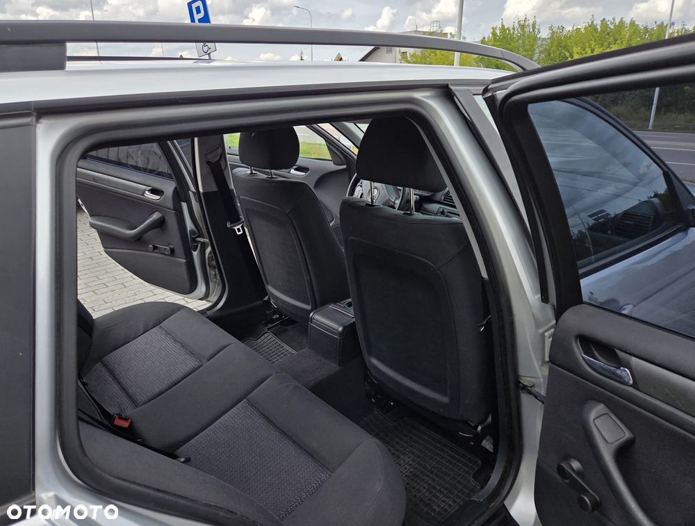 BMW Seria 3 318i - 7