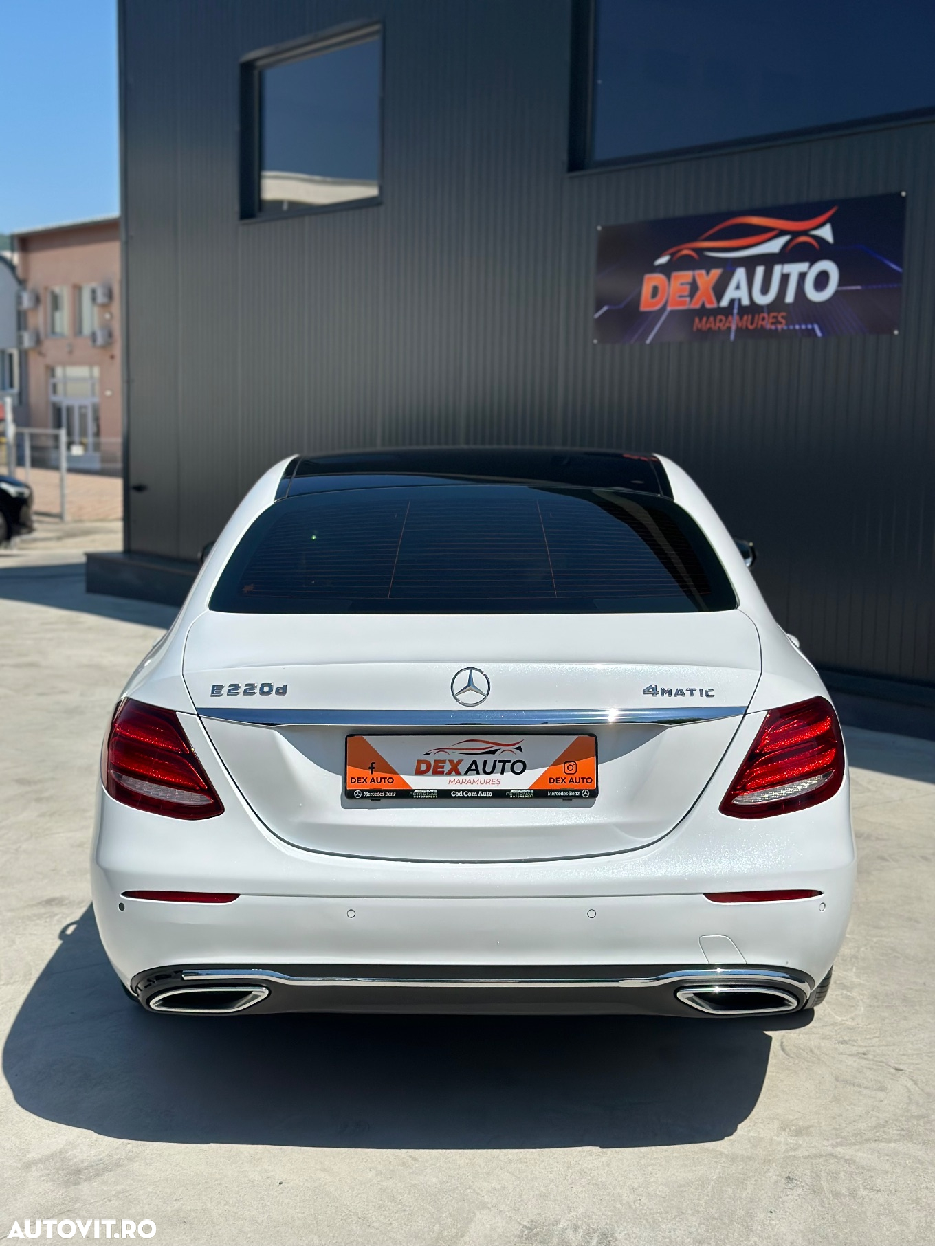 Mercedes-Benz E 220 d 4Matic T 9G-TRONIC AMG Line - 3