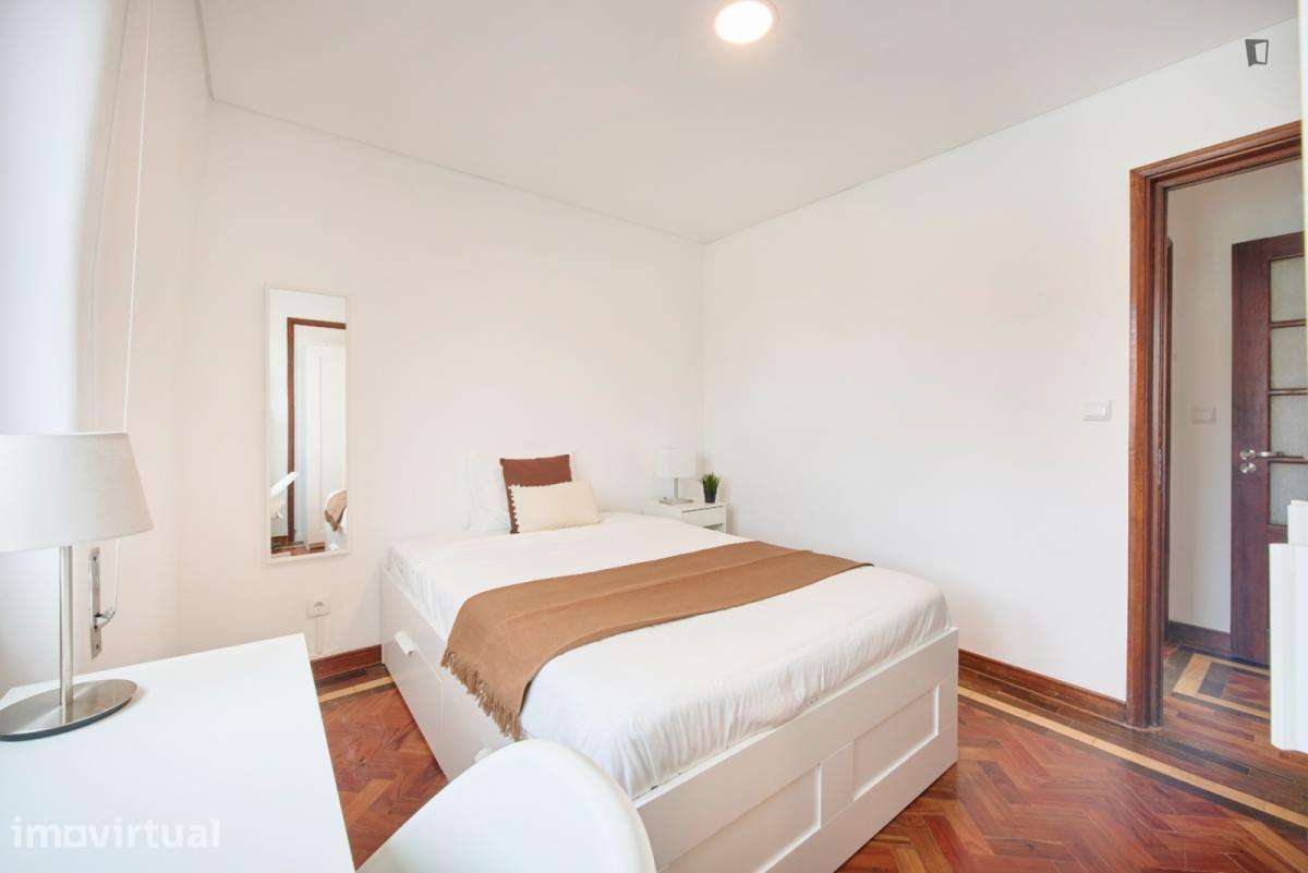 Quarto - localizado em São Sebastião Lisbon - Grande imagem: 4/37
