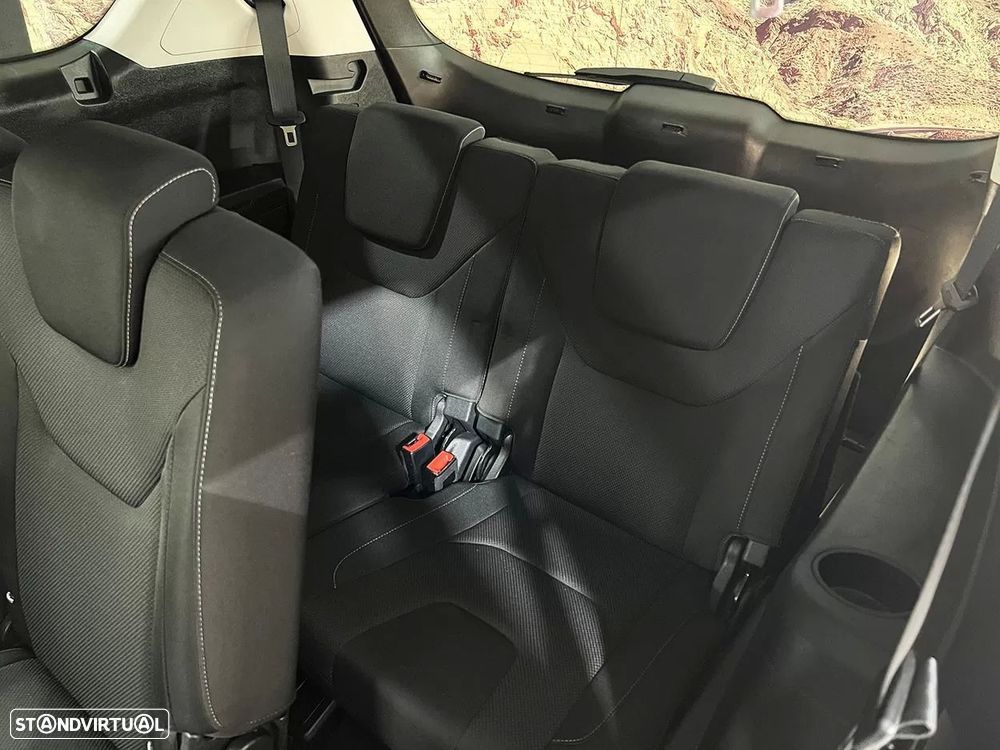 Ford S-Max 2.0 TDCi Titanium - 27