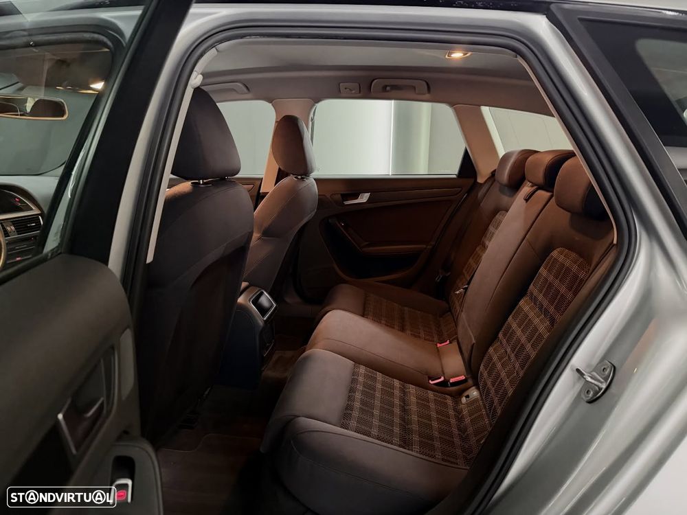 Audi A4 Avant 2.0 TDI DPF S line Sport Pack - 13