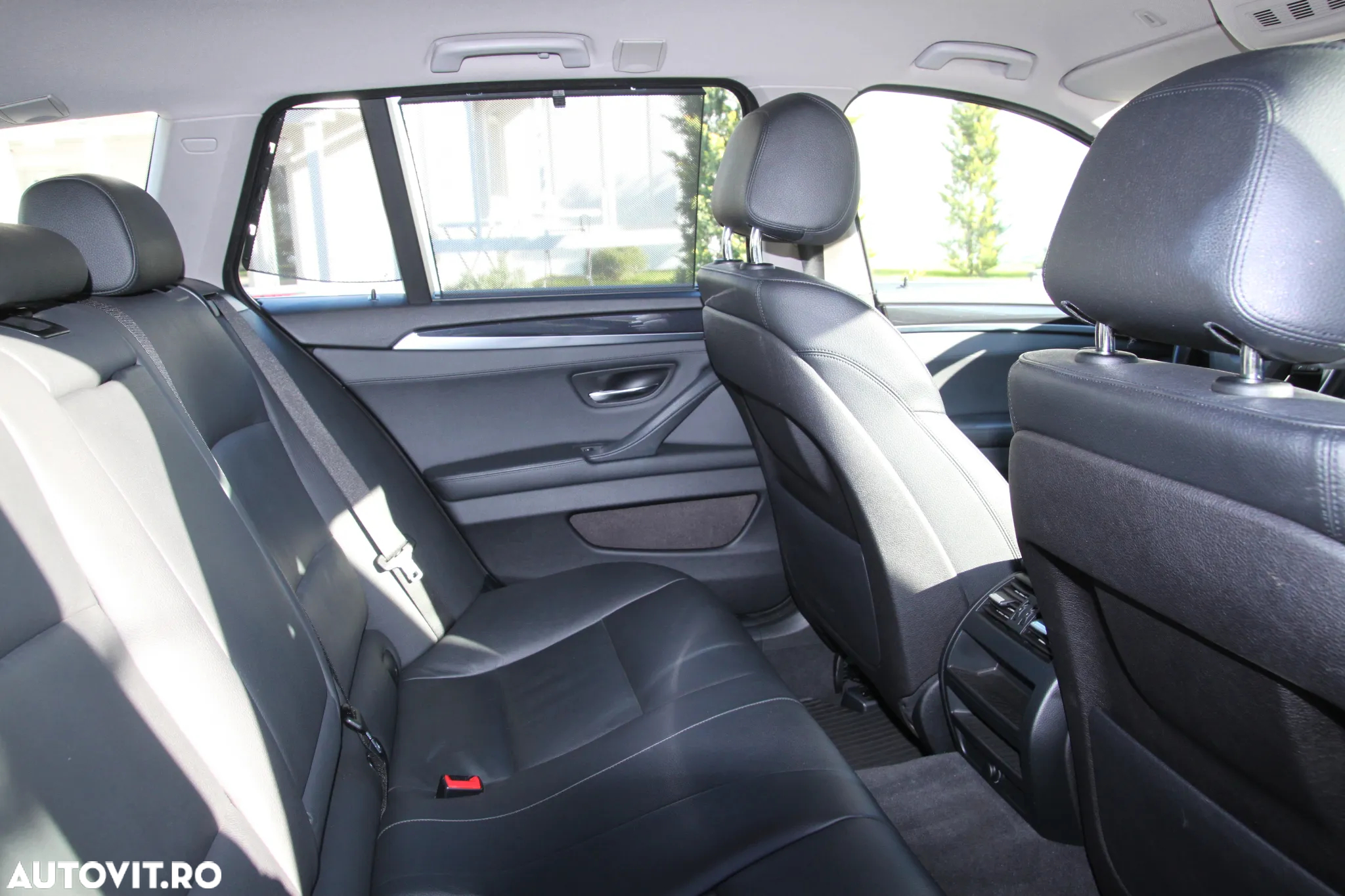 BMW Seria 5 520d xDrive - 38