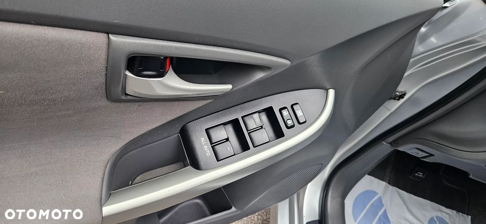 Toyota Prius (Hybrid) Executive - 22