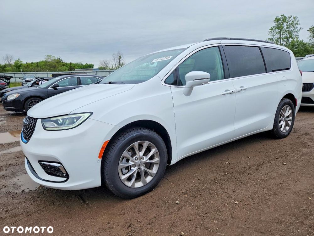 Chrysler Pacifica - 2