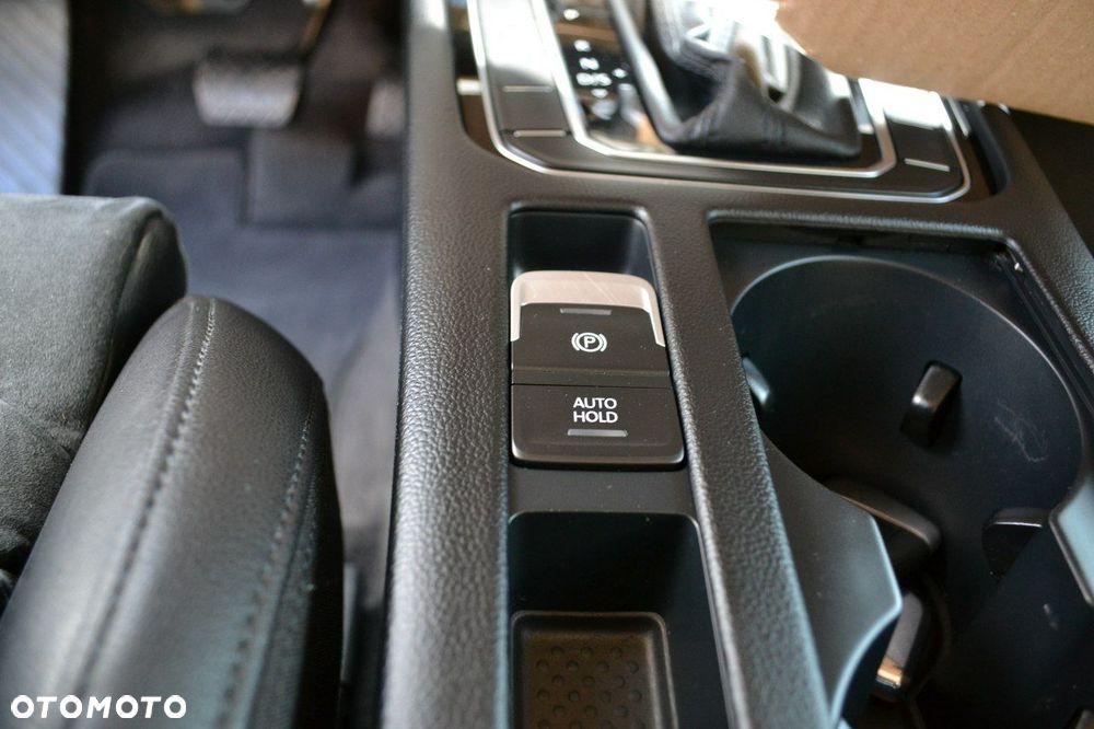 Volkswagen Passat - 20