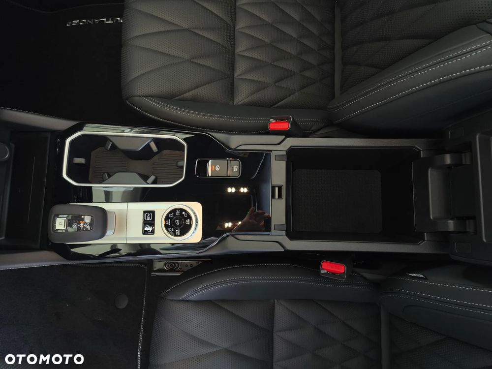 Mitsubishi Outlander Black Edition - 22