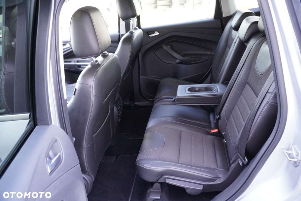 Ford Kuga 2.0 TDCi 2x4 Titanium - 11