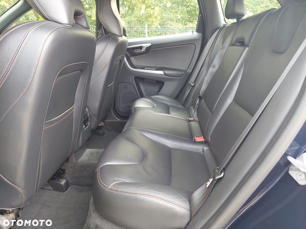 Volvo XC 60 D4 Geartronic Summum - 17